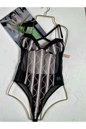 DREAMFULLY Deri ve Pul İşlemeli Şeritli Bodysuit.