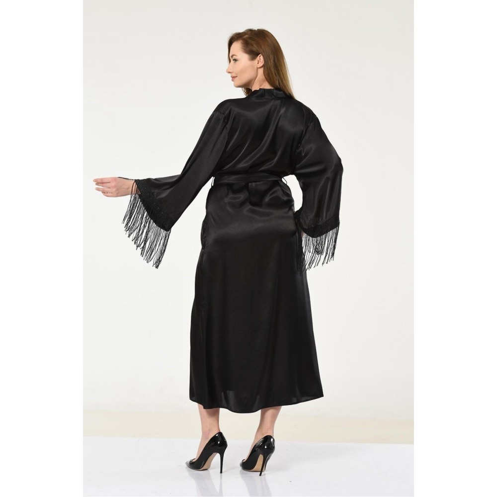 Kolları Saçaklı Siyah Saten Kimono.
