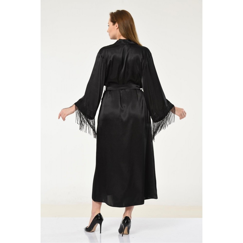 Kolları Saçaklı Siyah Saten Kimono.