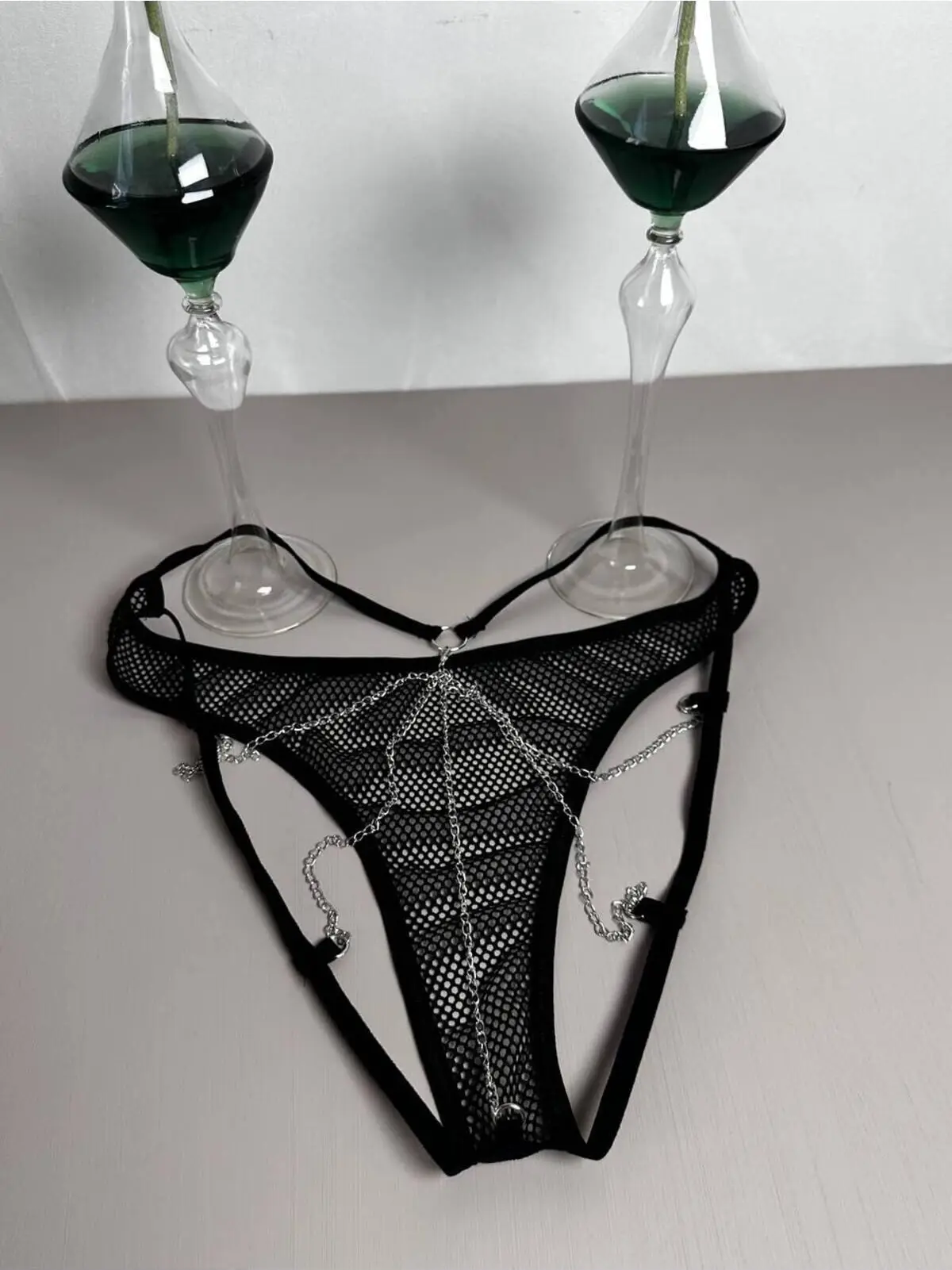Nuitamore Arkası Zincirli String — detay
